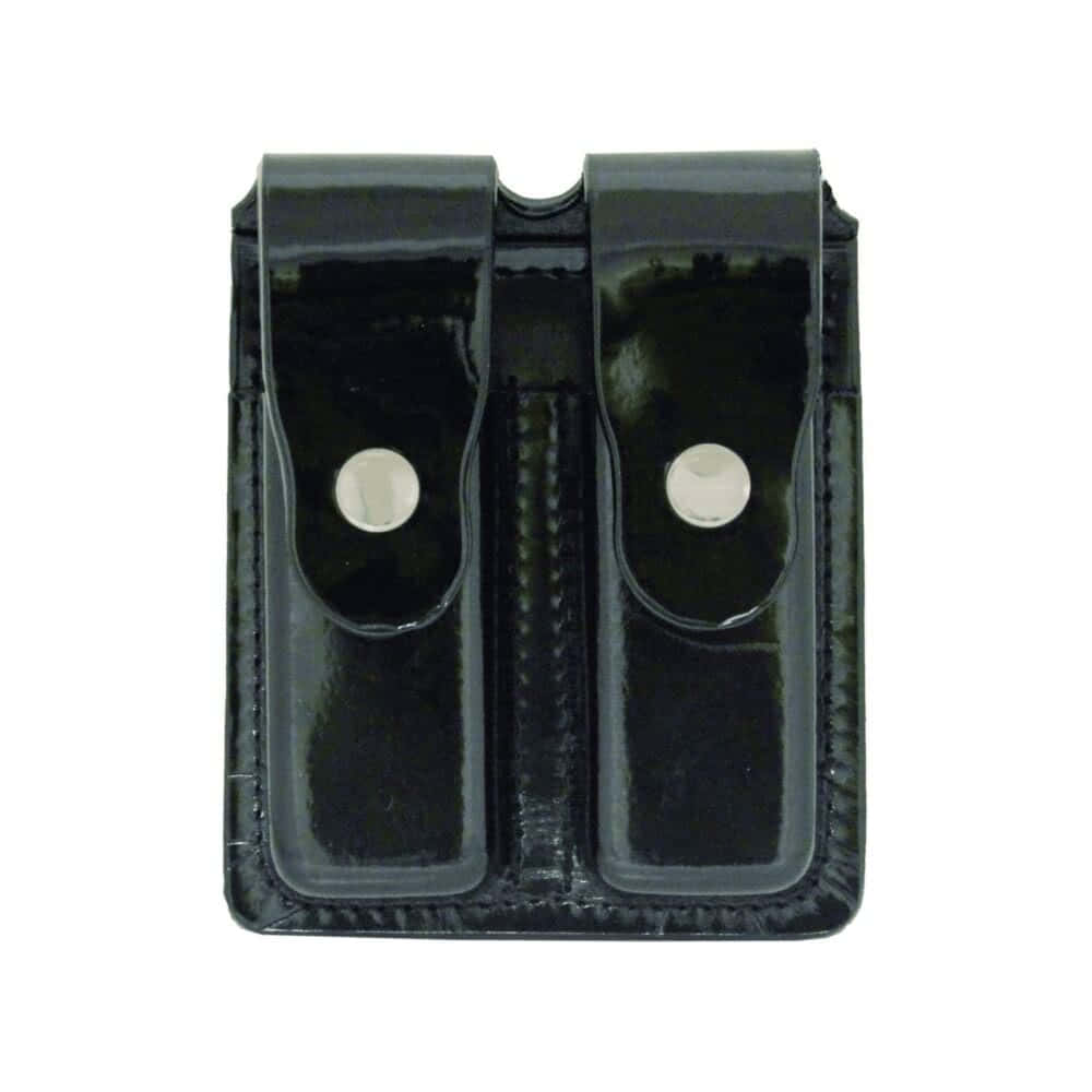 Black double magazine pouch with snap closures, designed for quick access and optimal tactical support.