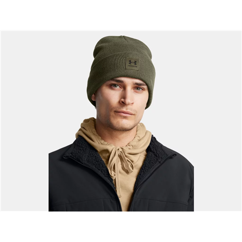 Under Armour Men's UA Freedom Halftime Beanie in olive green, perfect for comfort and warmth during outdoor activities.