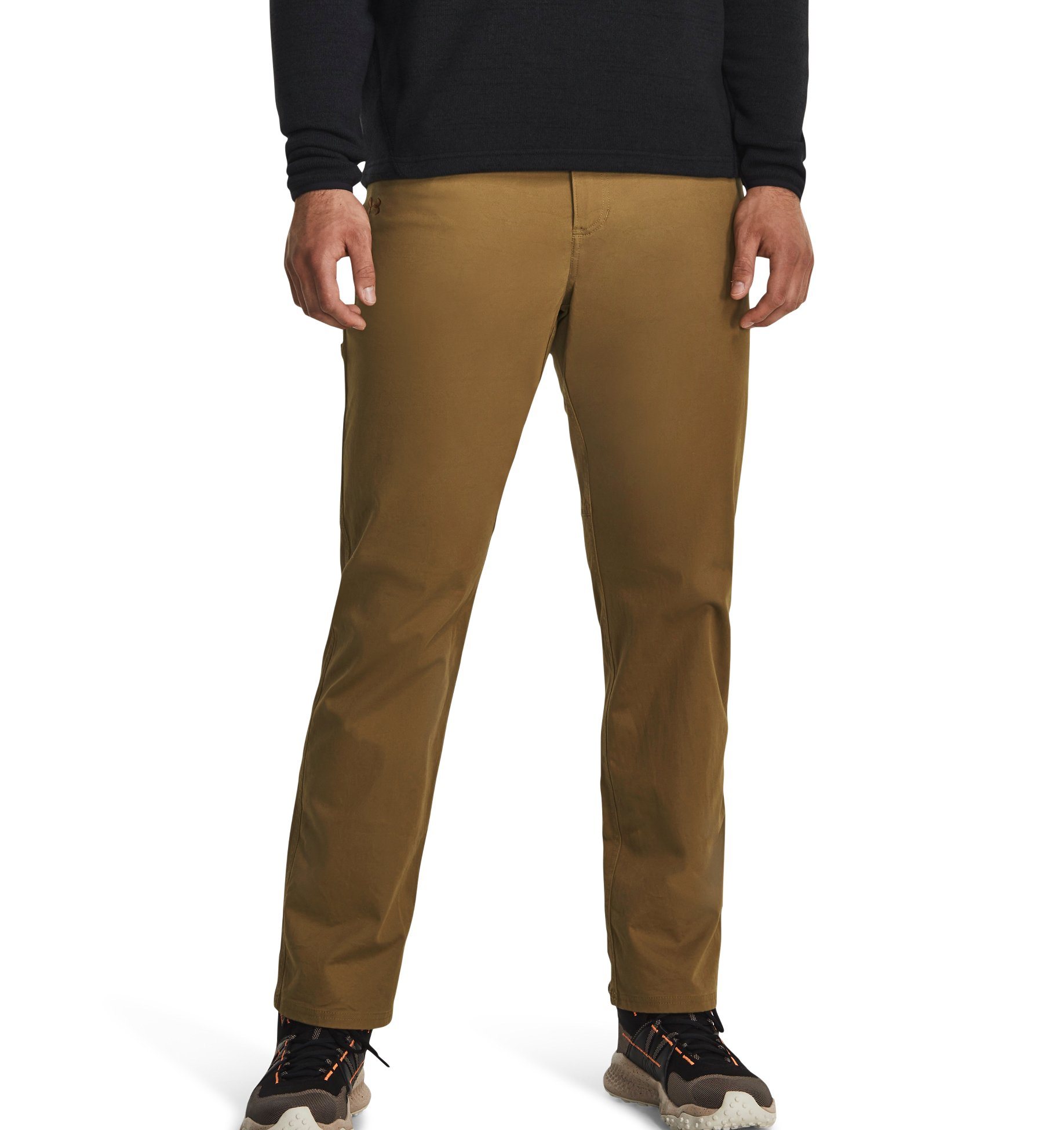 Under Armour Men's UA Expanse Everyday Pants in brown, showcasing a comfortable fit and versatile design for daily wear.