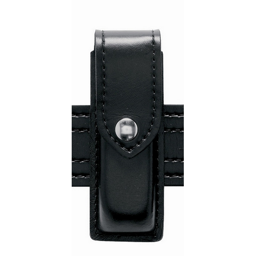 Safariland 76 single magazine pouch in black leather, featuring a secure closure for duty belt use.