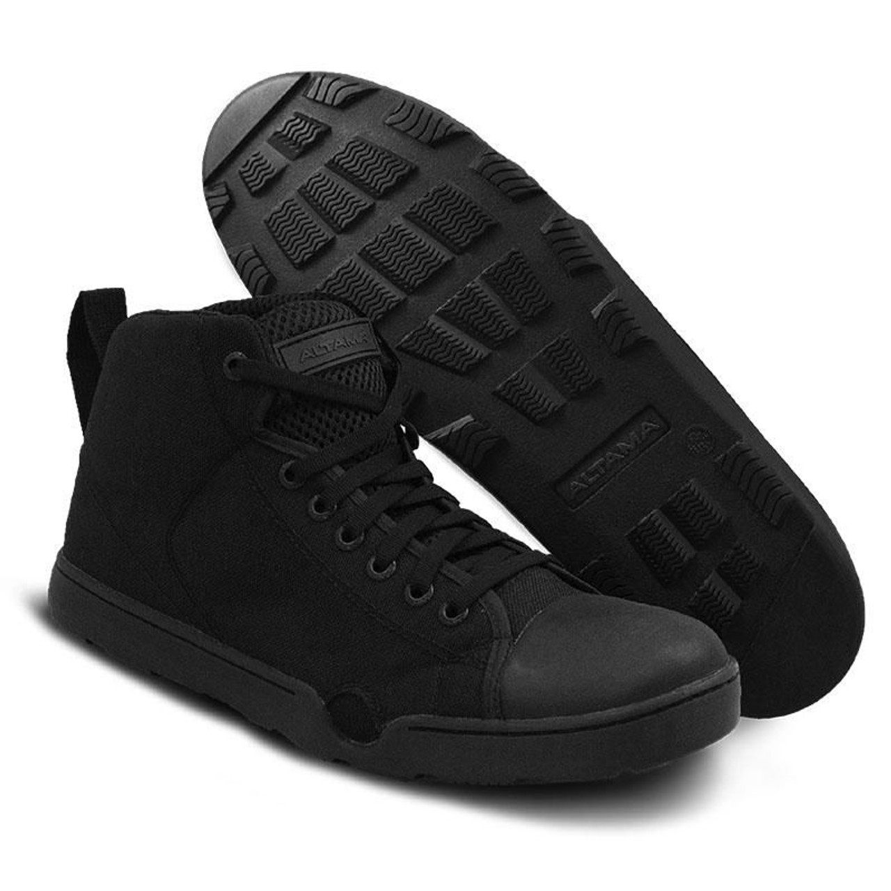 Altama OTB Maritime Assault Mid boots with lightweight design and durable black exterior, ideal for tactical water operations.