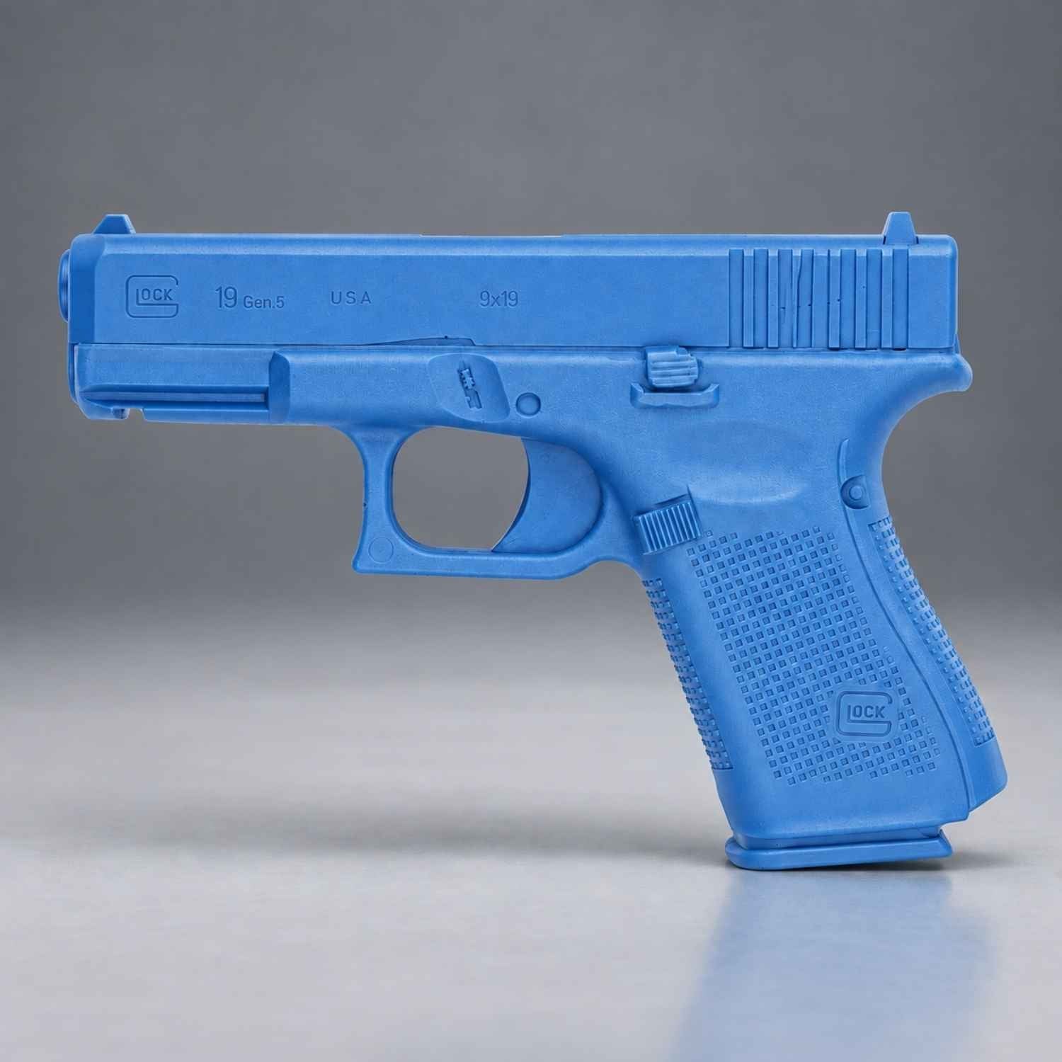 Ring's BlueGuns Glock 19/23/32 Gen 5 inert training replica in blue, model FSG19G5
