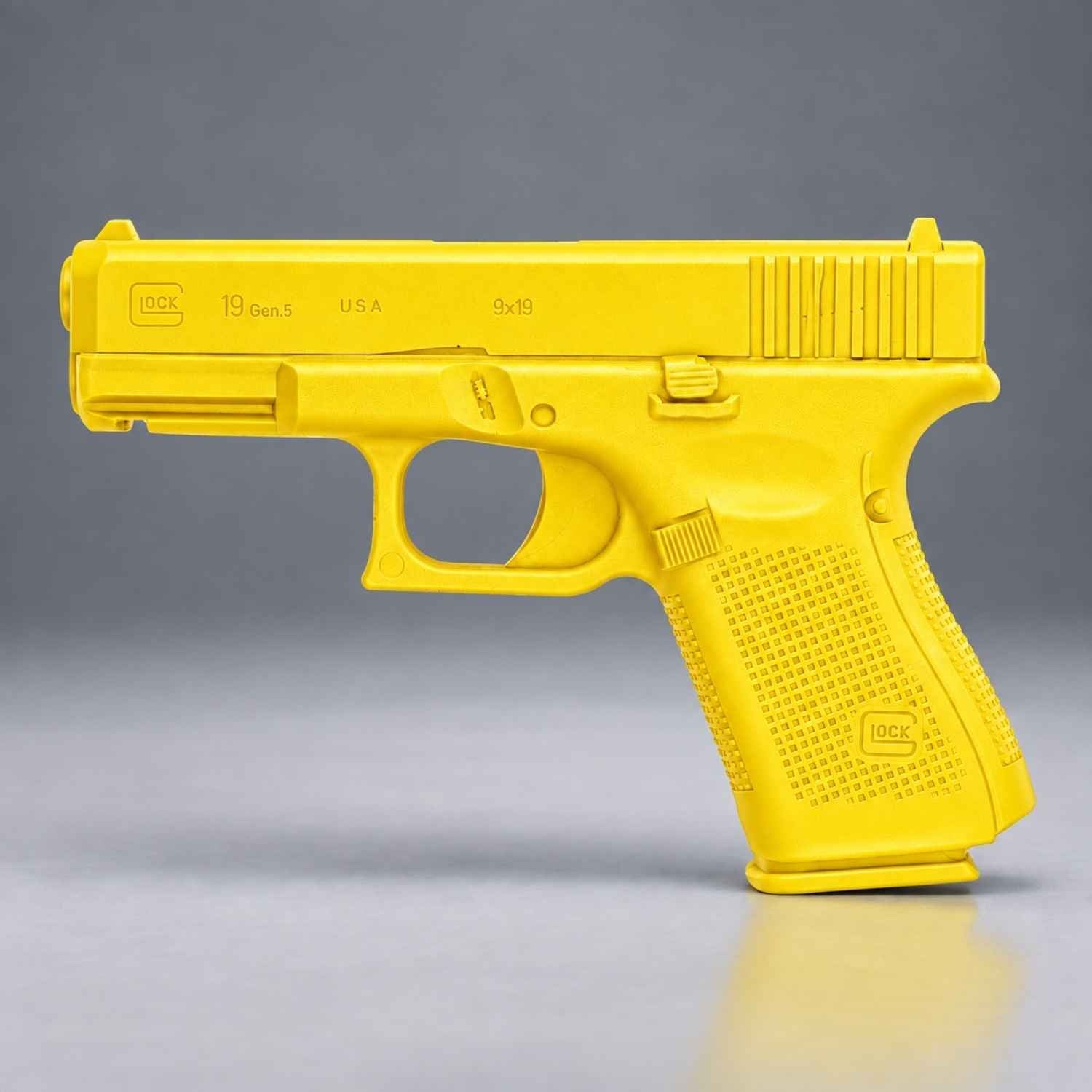 Ring's BlueGuns Glock 19/23/32 Gen 5 inert training replica in yellow, model FSG19G5Y