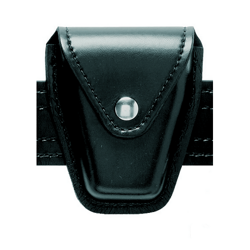 Safariland 190 handcuff case in black leather look, designed for duty belts and compatible with chain or hinged cuffs.
