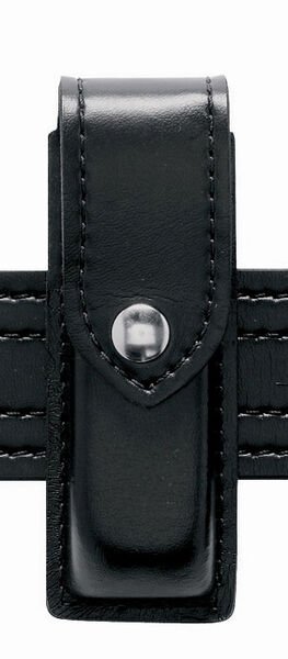 Safariland 76 Single Magazine Pouch in black leather, designed for easy access on a 2.25-inch duty belt.
