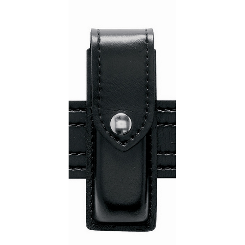 Safariland 76 single magazine pouch in black leather, featuring a secure closure for duty belt use.