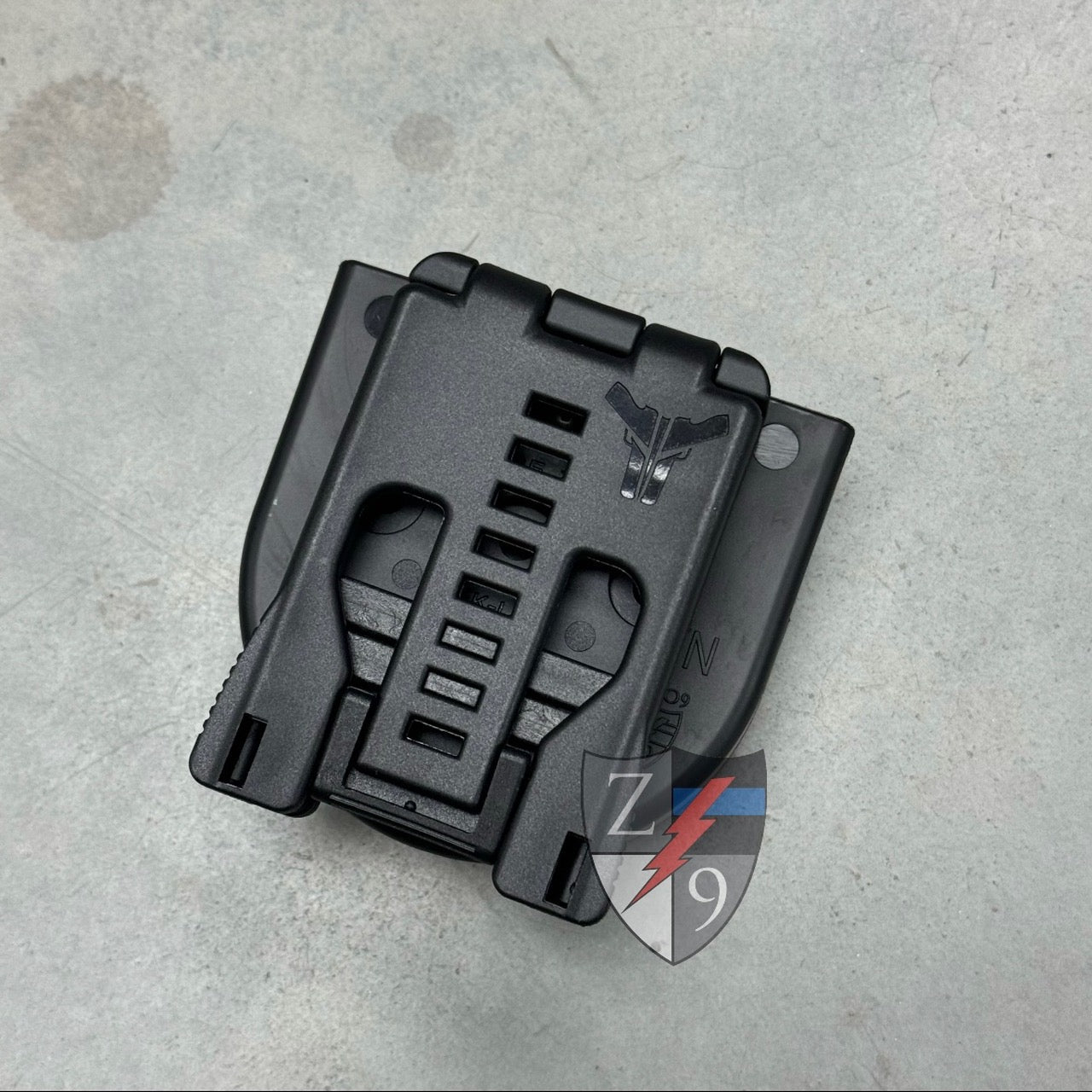 Zero9 Solutions Z9-1101 kydex ZYN can case in black with magnet, angled detail view