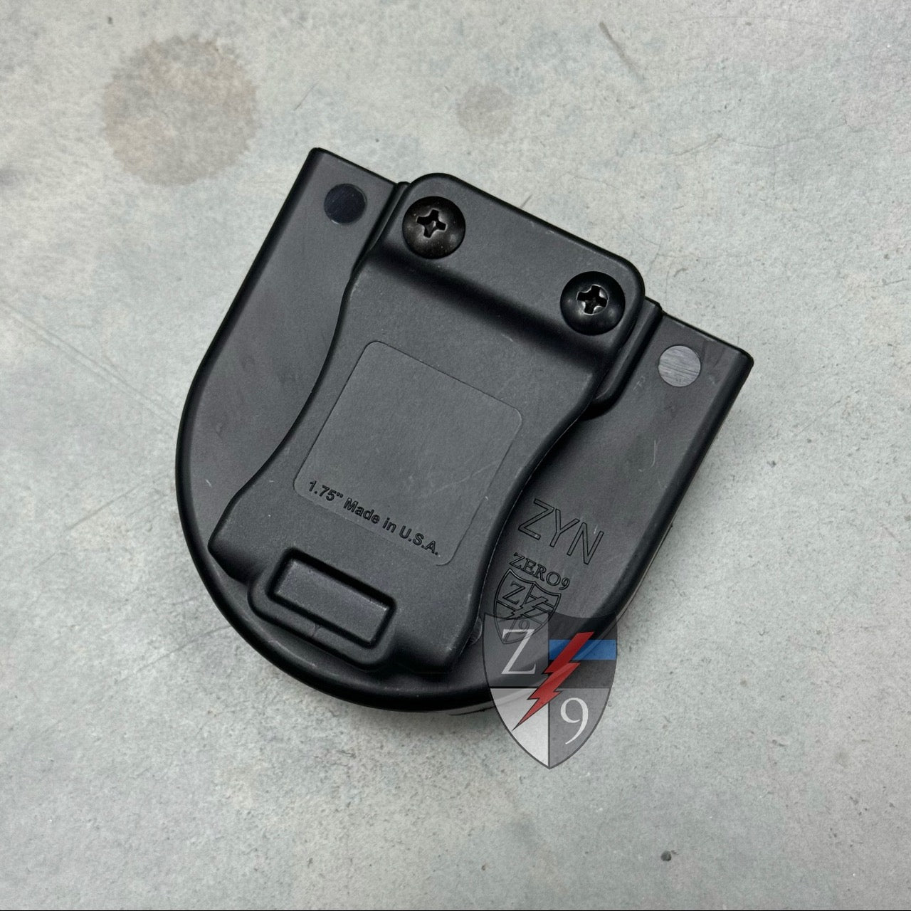 Zero9 Solutions Z9-1101 ZYN dip can case black magnet, rear view showing magnet hardware detail