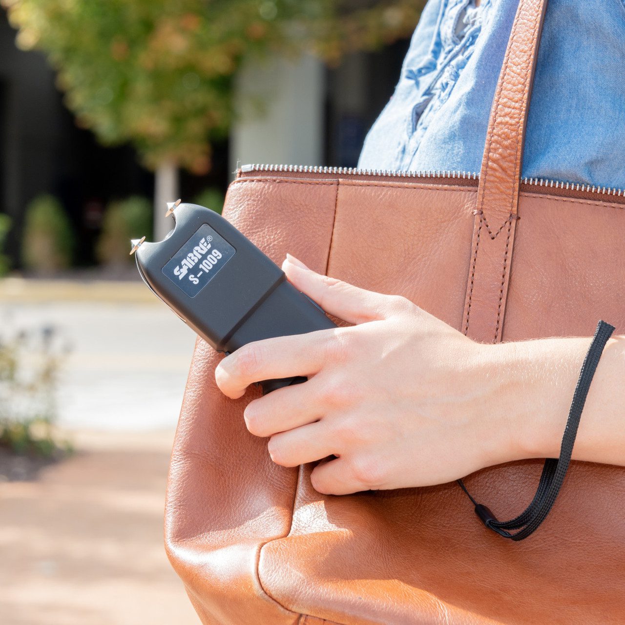 Sabre Tactical Stun Gun with LED Flashlight & Anti-Grab Technology S-1009 - Other Stun Guns