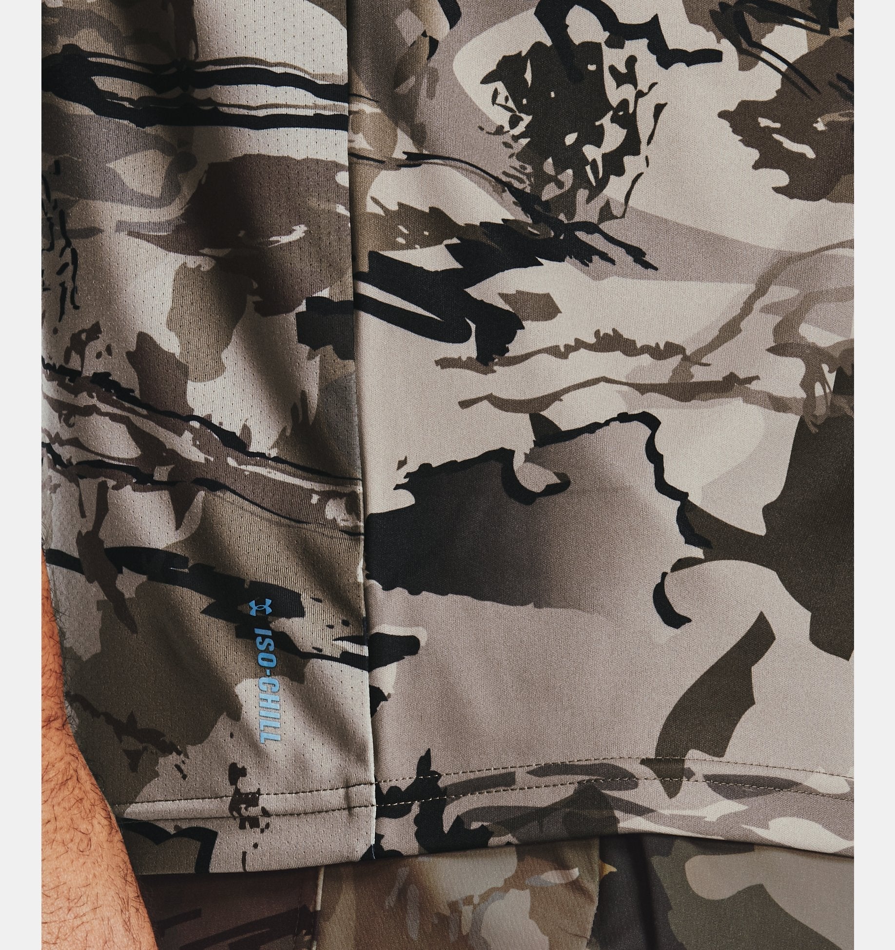 Under Armour UA Iso-Chill Brush Line Short Sleeve 1361310 - Clothing &amp; Accessories